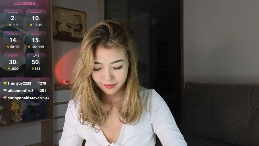 kyoso_hin live cam screenshot female on TokenKeno — Tip, Play & Watch Live Cams — screenshot #3