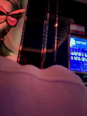 xixi_mm live cam screenshot female on TokenKeno — Tip, Play & Watch Live Cams — screenshot #1